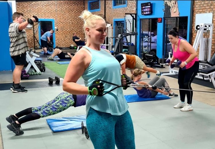 people-working-out-taaiseun-gym-bloemfontein